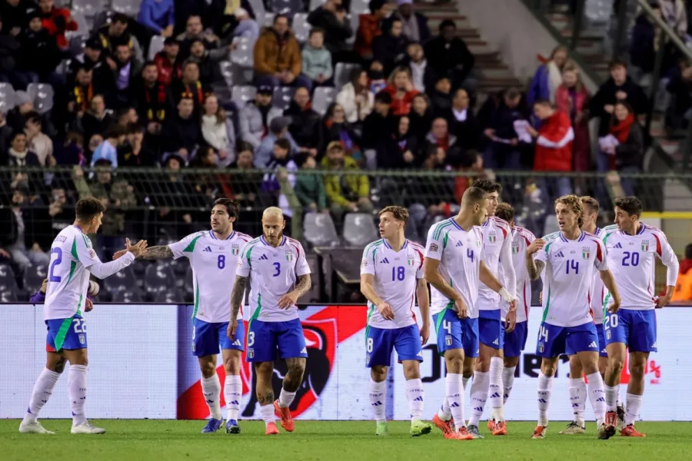 La selección italiana celebra por el tanto de la victoria. Foto: EFE.