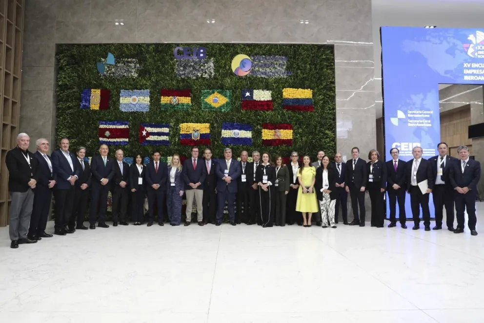 Los participantes en la cumbre empresarial en Cuenca, Ecuador. Foto: www.ceoe.es