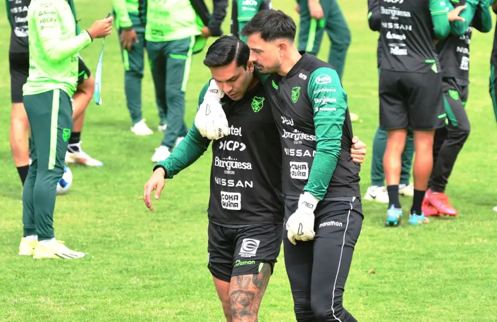 Algarañaz y Viscarra, ambos serán titulares el martes frente a Paraguay. Foto: APG