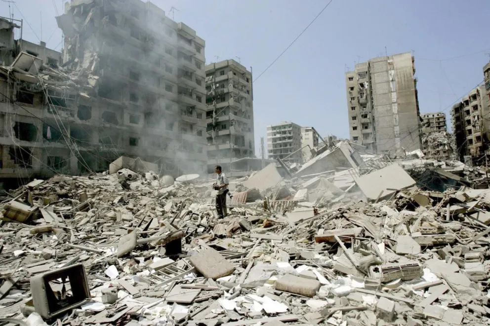 Una calle llena de escombros al sur de Beirut, en una imagen reciente. Foto: EFE