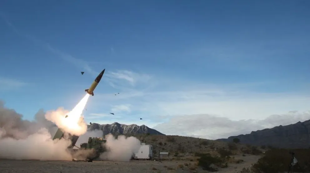 Un misil táctico operativo ATACMS de fabricación estadounidense (imagen referencial). Foto: Ministerio de Defensa de Rusia