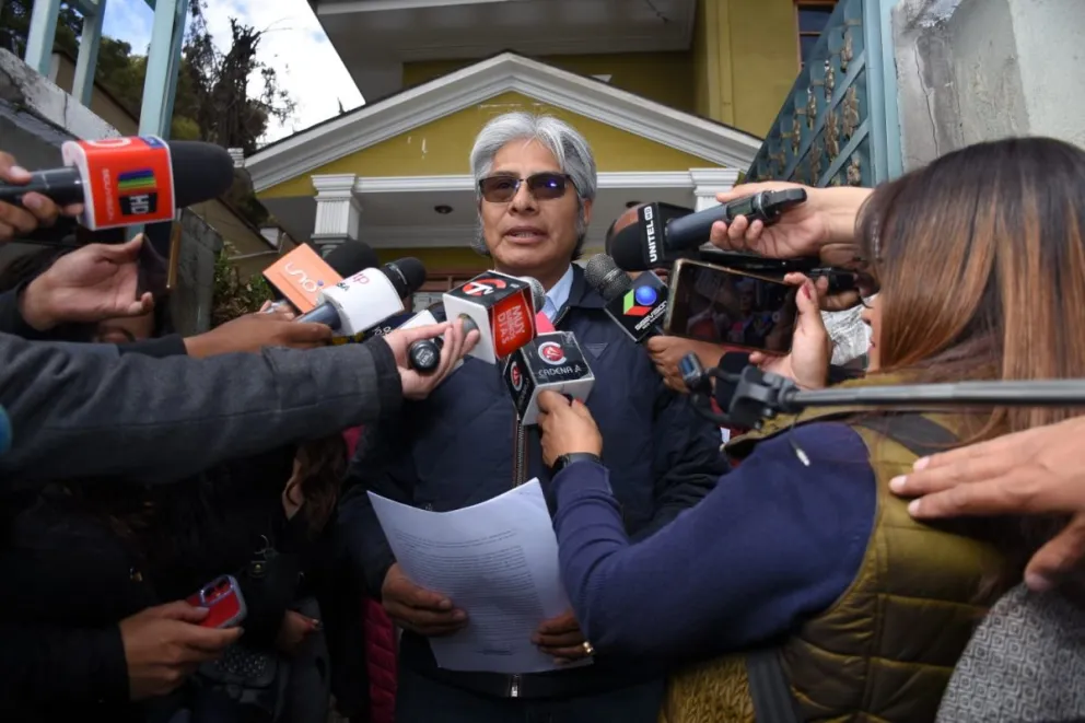 Wilfredo Chávez, durante la presentación del memorial al TSE. Foto: APG