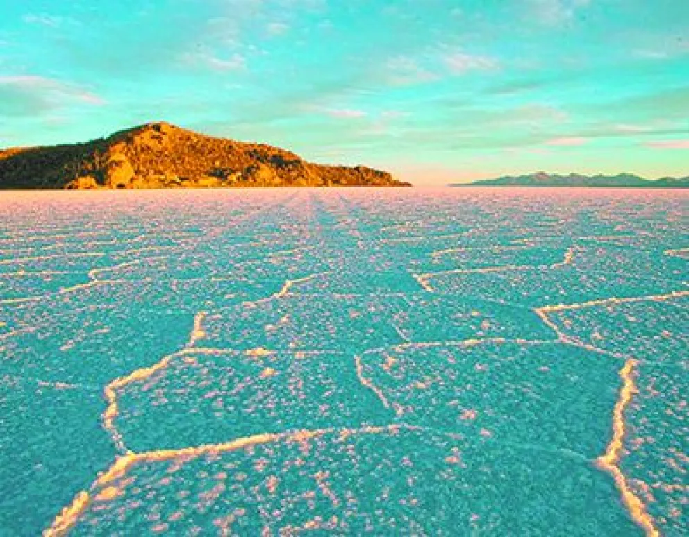El Salar de Uyuni sigue siendo el principal destino del país. FOTO: ABI