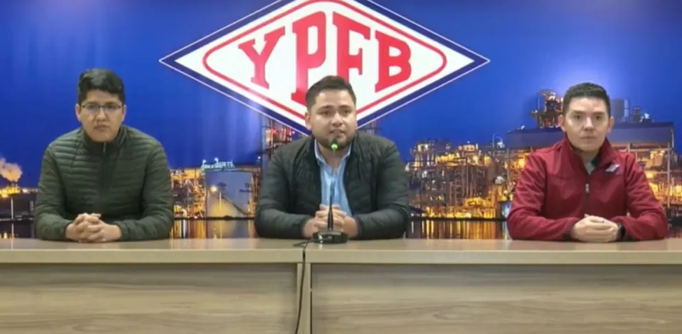 Autoridades del sector de hidrocarburos brindan informe actualizado de la distribución de carburantes. Foto: captura