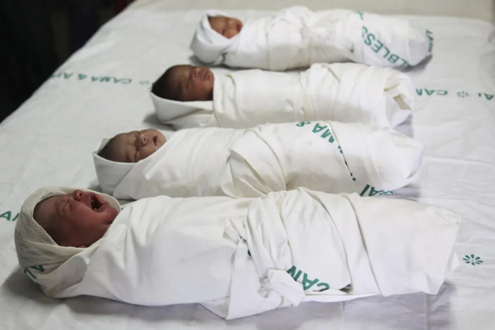 Bebés recién nacidos en Bombay (India). Foto: EFE