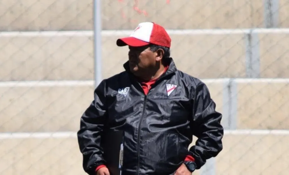 Jemio, cuando estuvo en filas del club de la banda roja. Foto: Jaime Jemio.