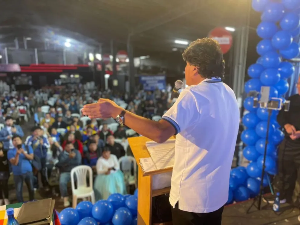 El expresidente Evo Morales en un evento anterior con sus bases. Foto: Radio Kawsachum Coca