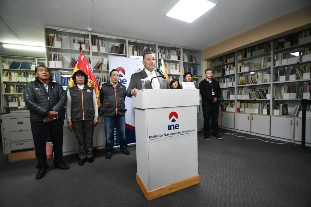 El director del INE, Humberto Arandia, en conferencia de prensa. Foto: APG 