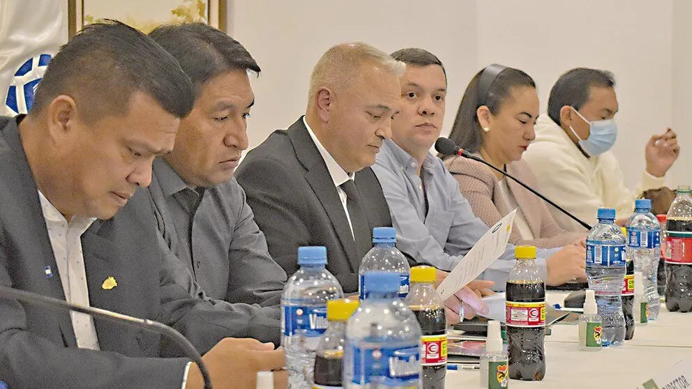 Una pasada reunión del Consejo Superior de la División Profesional de la FBF. Foto: APG.