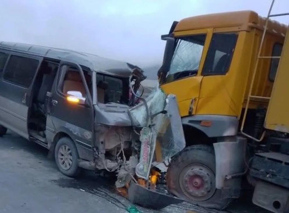 Los vehículos tras el impacto de este viernes. Foto: Radio Yungas