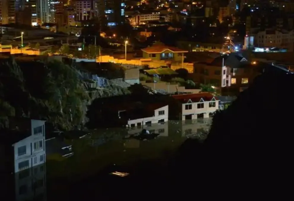 40 domicilios de Inca Llojeta fueron afectados por la mazamorra que descendió desde Achocalla. Foto GAMLP.