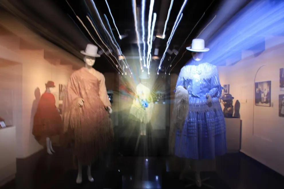 Fotografía de la exposición "La Chola Paceña, moda con historia" en el Museo Costumbrista Juan de Vargas, en La Paz (Bolivia). FOTO: EFE