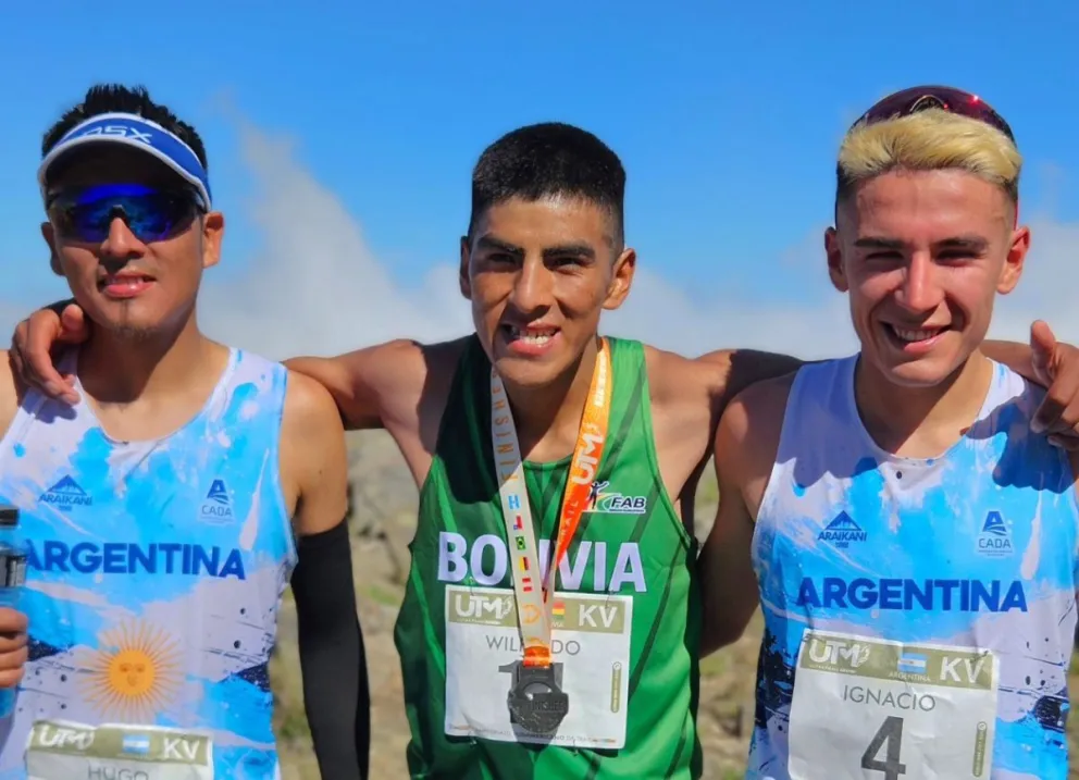 El boliviano Calatayud en la ceremonia de premiación. Foto: FAB.