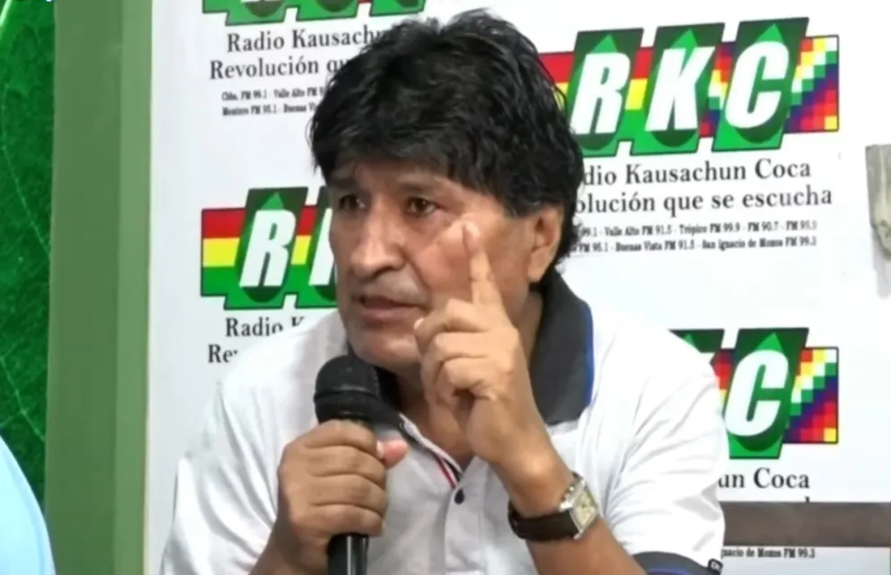 Evo Morales, durante un contacto en su programa dominical en RKC, ayer. Foto: Captura de video