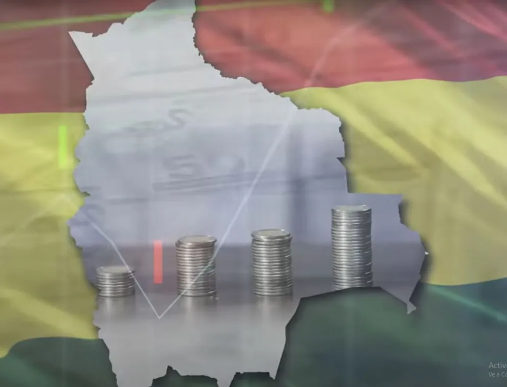 imagen referencial de dinero en el mapa del país. Foto: Captura de video