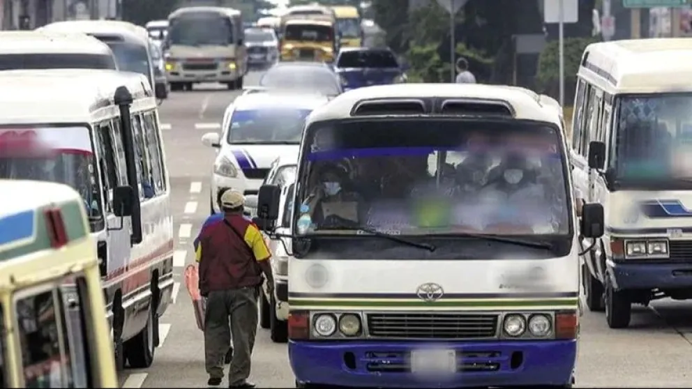 Micros en la ciudad de Santa Cruz. Foto: Red Uno