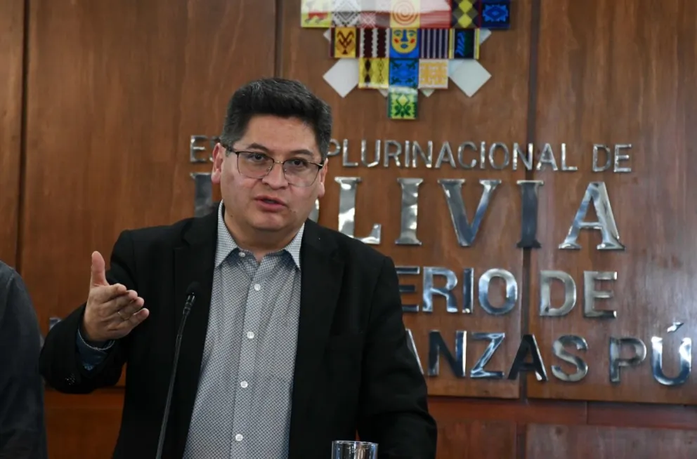 Marcelo Montenegro, ministro de Economía, brinda conferencia de prensa. Foto: APG