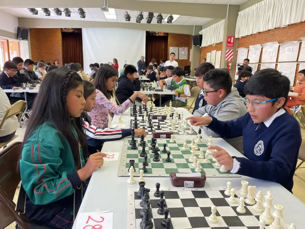 Varios ajedrecistas en el anterior torneo que se disputó. Foto: ACS.