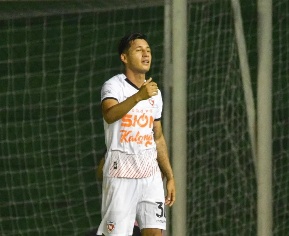 José Flores anotó un doblete, en la foto celebra su primera conquista. Foto: APG