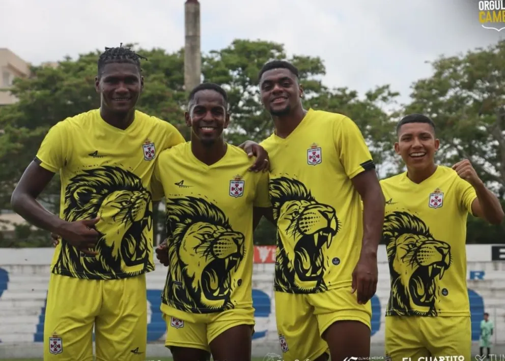 Jugadores de Real en el cierre de prácticas del miércoles. Foto: club Real Santa Cruz