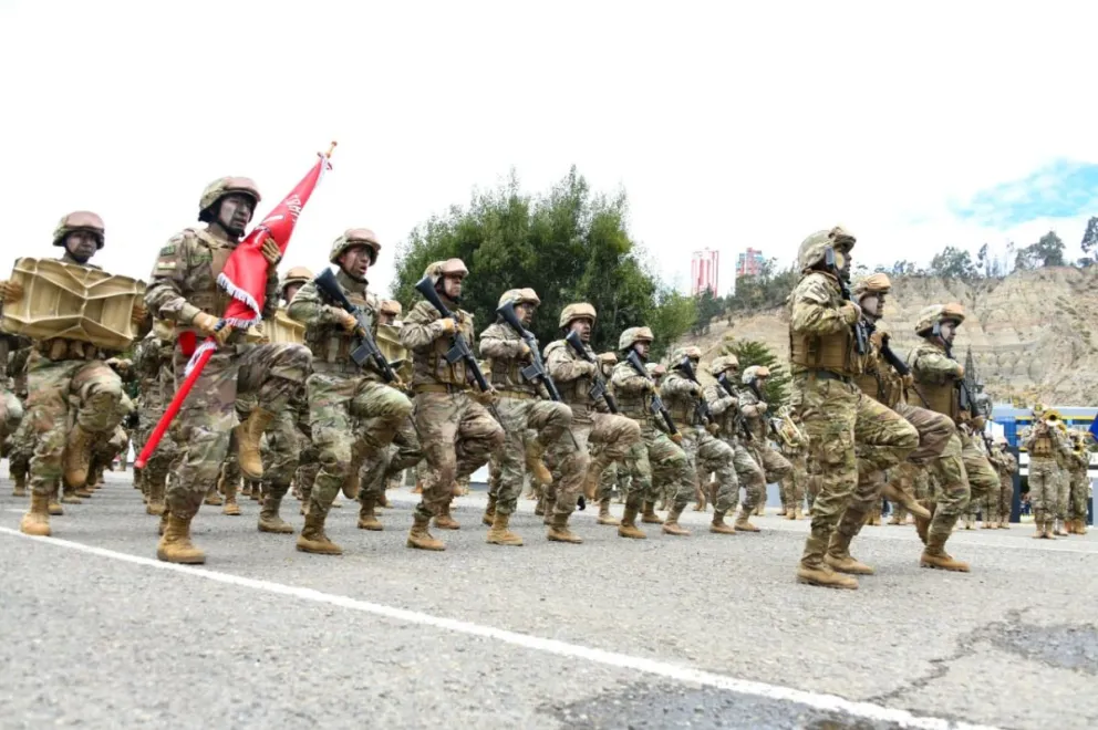 Los militares en 2025 ya no podrán recibir la Renta Dignidad, según el proyecto del PGE 2025. Foto Abi