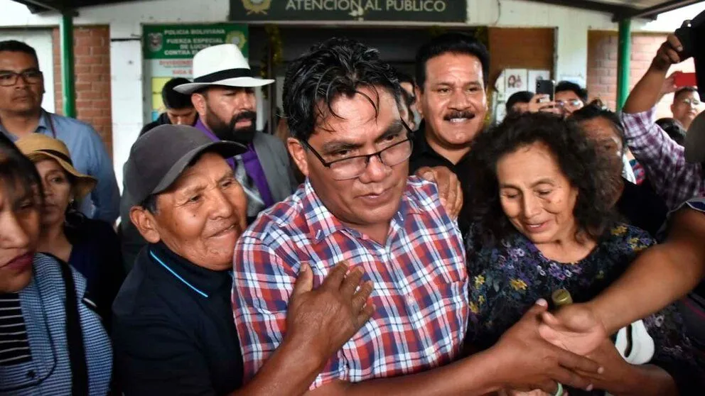 El diputado Héctor Arce al salir de una citación en la Fiscalía de Cochabamba. Foto: APG