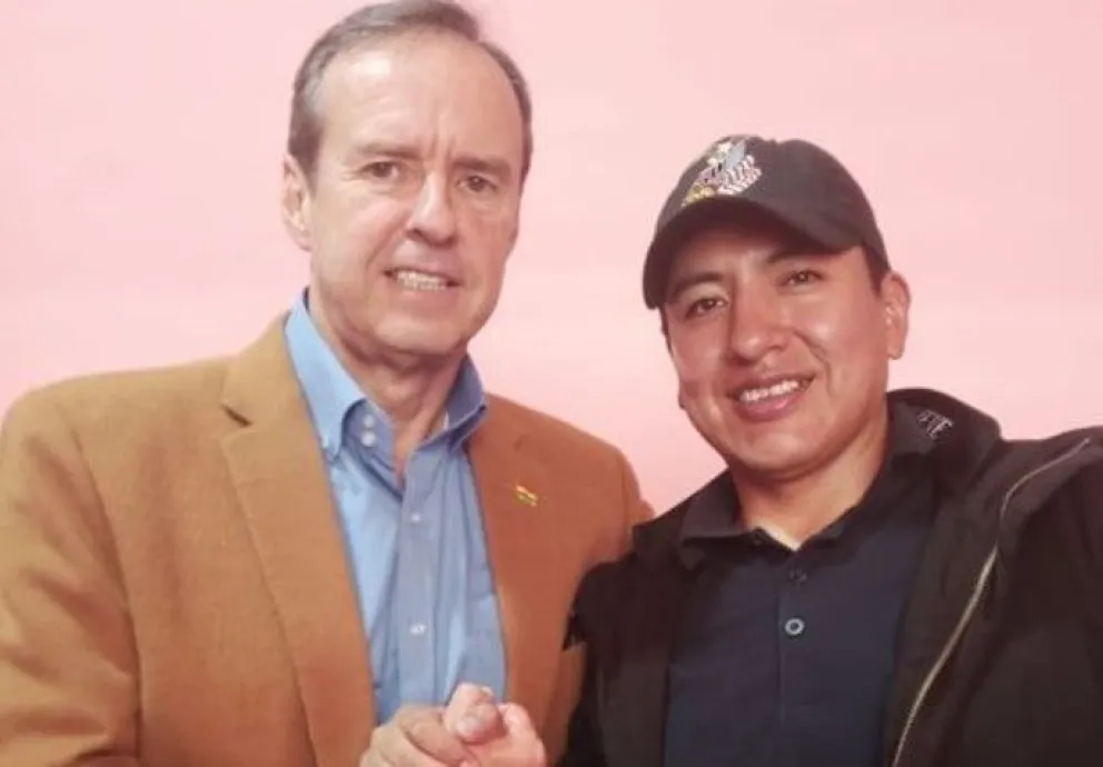 Fotografía del encuentro, publicada por Quiroga en su cuenta en X. FOTO: Cuenta de X de Tuto Quiroga