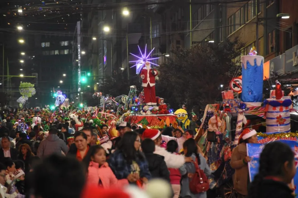El Desfile de Navidad en la ciudad de La Paz. Foto: APG
