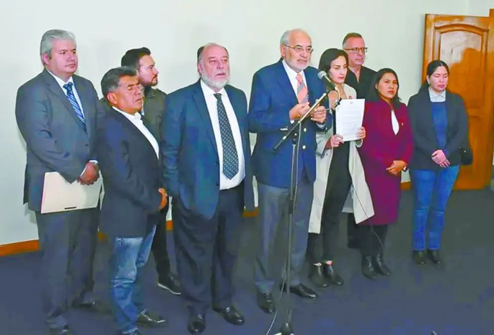 Carlos Mesa y los asambleístas de Comunidad Ciudadana. Foto: APG