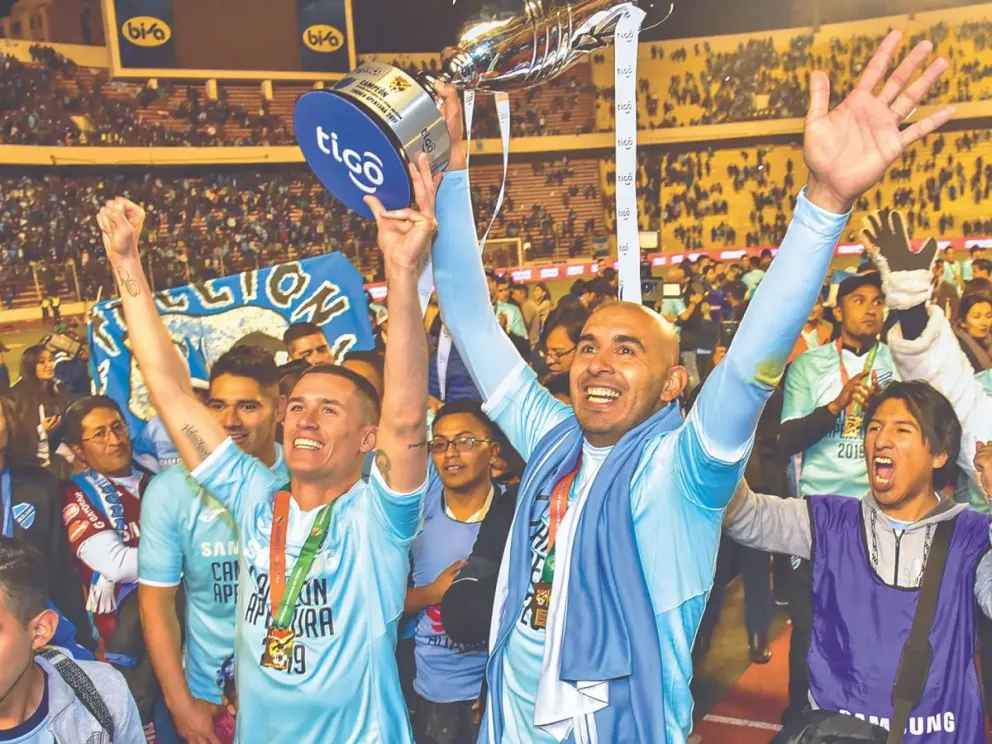 Callejón y Riquelme celebran el campeonato de 2019. Foto: CB