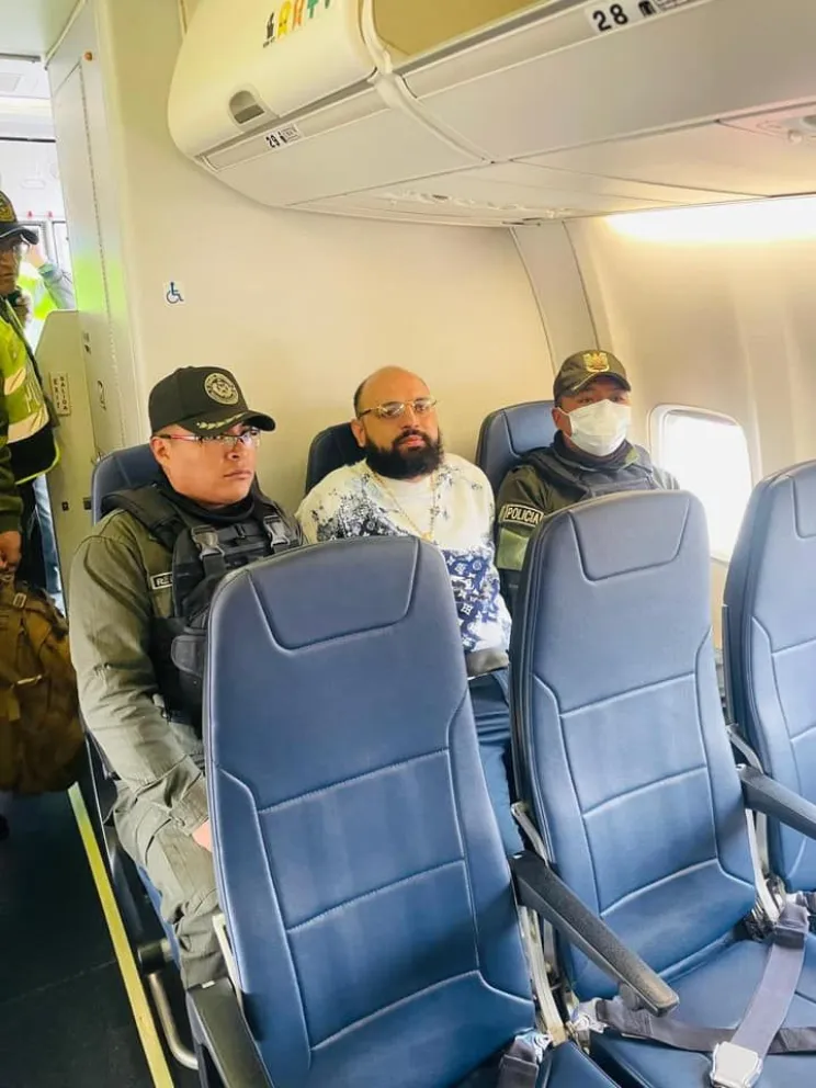 Nallar fue trasladado a Santa Cruz, con un fuerte respaldo policial. Foto: Pepe Pomacusi Periodista