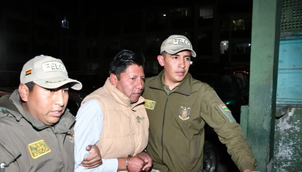 El alcalde es investigado por autorizar el movimiento de tierras que provocó el deslizamiento en Bajo Llojeta. Foto: APG