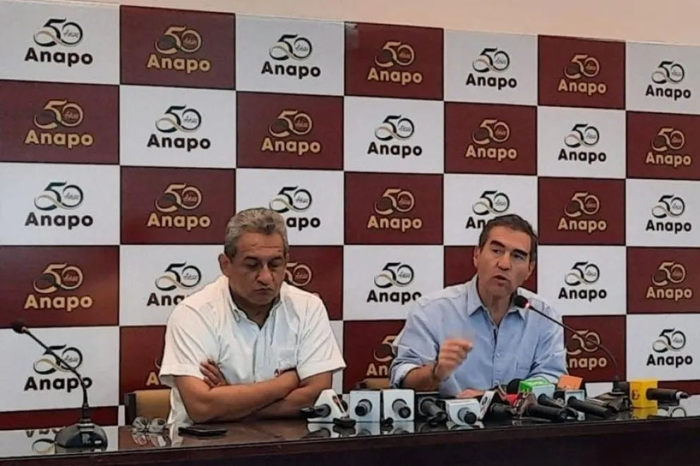 Los representantes del  Asociación de Productores de Oleaginosas y Trigo (Anapo) este viernes en conferencia de prensa. Foto: Anapo