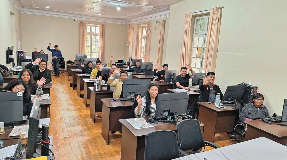 La redacción del medio de comunicación Visión 360.  Foto: Alejandra Sánchez Bustamante / Visión 360