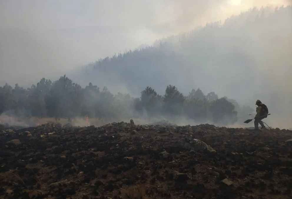 Un incendio en el parque Tunari, en julio pasado. Foto. APG