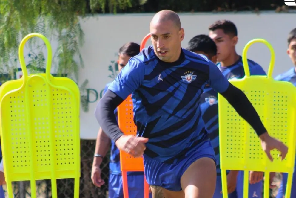 El argentino Ariel Nahuelpan en un entrenamiento de Wilstermann. Foto: club Jorge Wilstermann