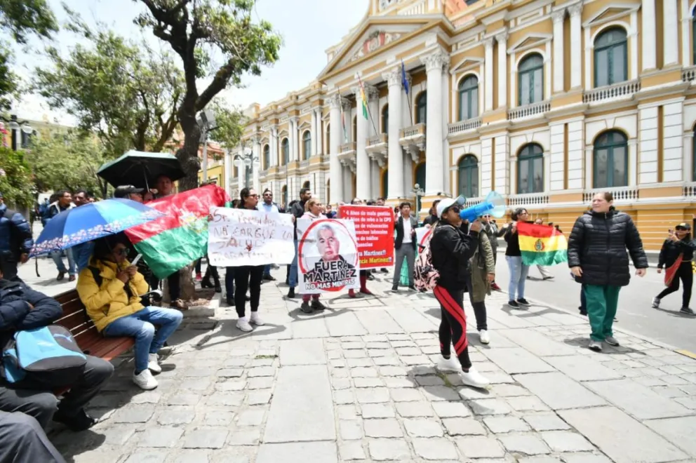 Las protestas fueron en varios puntos a nivel nacional, exigiendo la destitución de David Martínez. Foto: APG