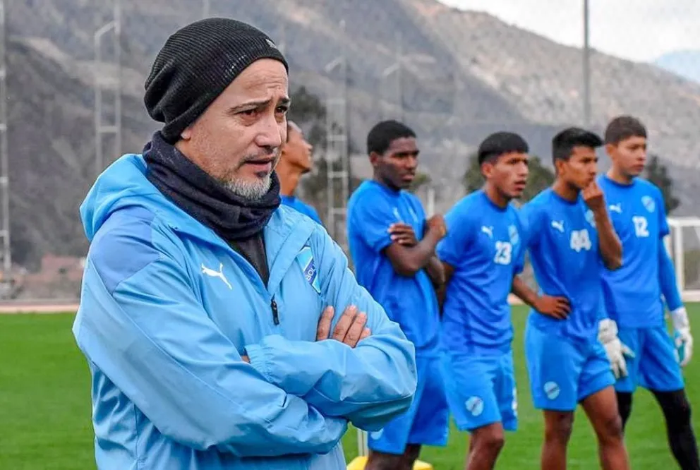 Robatto en un pasado entrenamiento con la Academia. Foto: Club Bolívar.