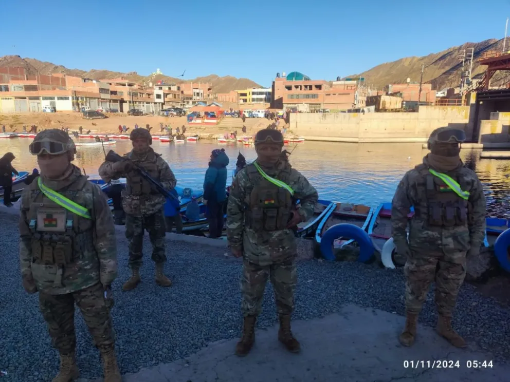 Efectivos que controlan en la frontera. Foto: ABI 