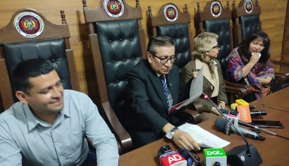 Los magistrados durante la lectura del pronunciamiento. Foto: Correo del Sur 