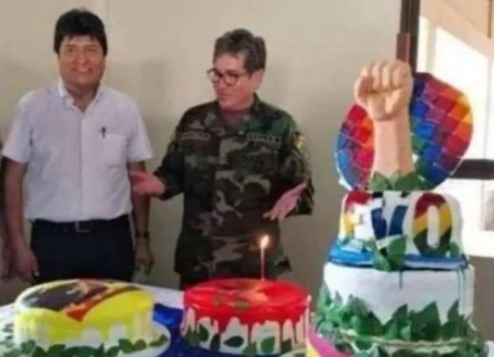 El expresidente Evo Morales y el exjefe policial Maximiliano Dávila. Foto: Archivo