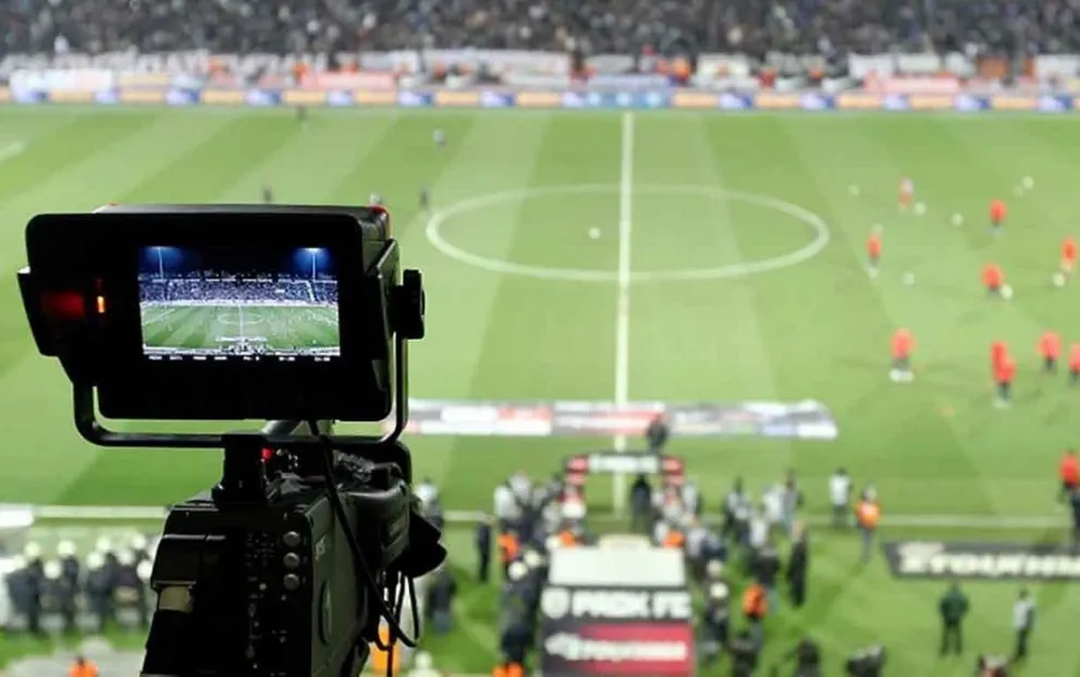 Transmisión de un partido de fútbol. 