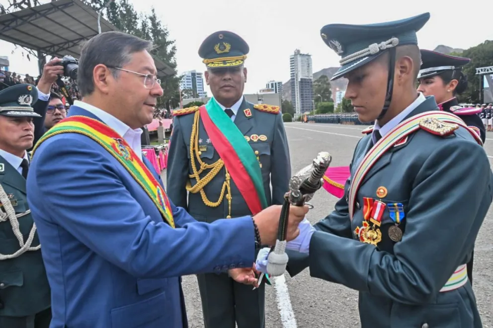 El presidente Luis Arce en la graduación de nuevos militares. Foto: Facebook de Luis Arce