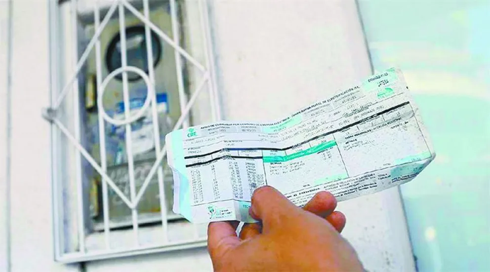 Una factura de energía eléctrica, cuenta que puede ser cancelada mediante la aplicación. FOTO:  De La Paz