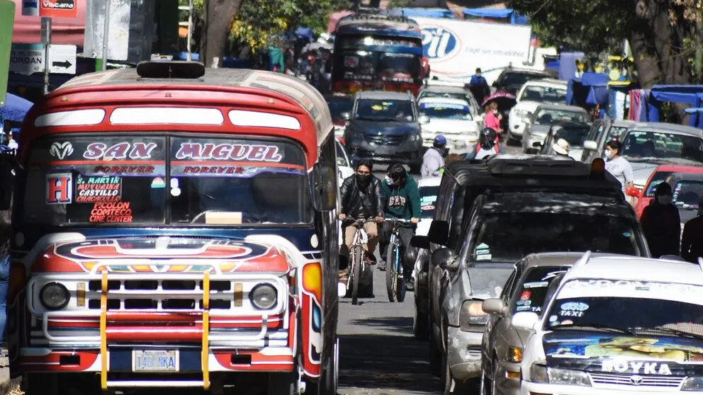 Transporte público en la ciudad de Cochabamba. Foto: Opinión