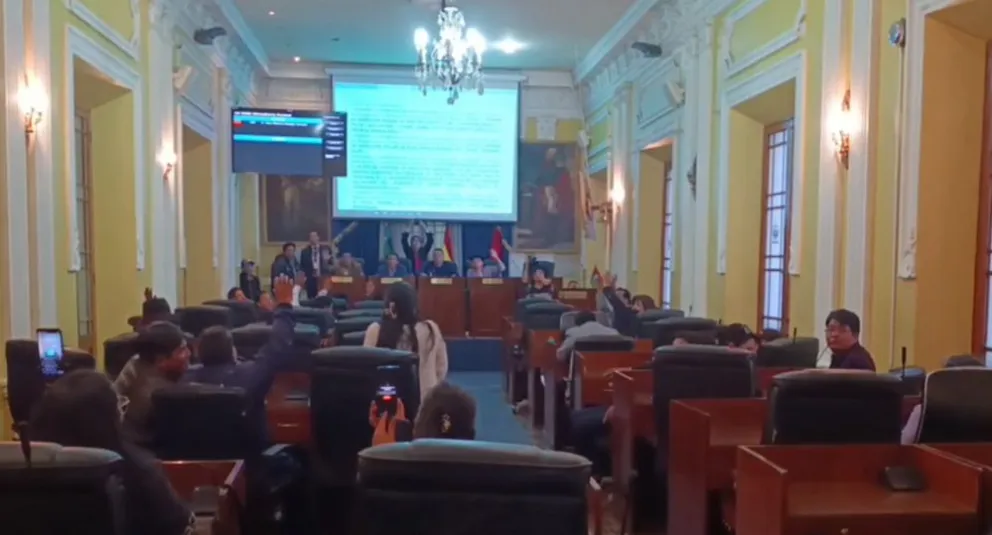 Sesión de la Asamblea Legislativa Departamental de La Paz, en la cual se rechazó el informe. Foto: Visión 360