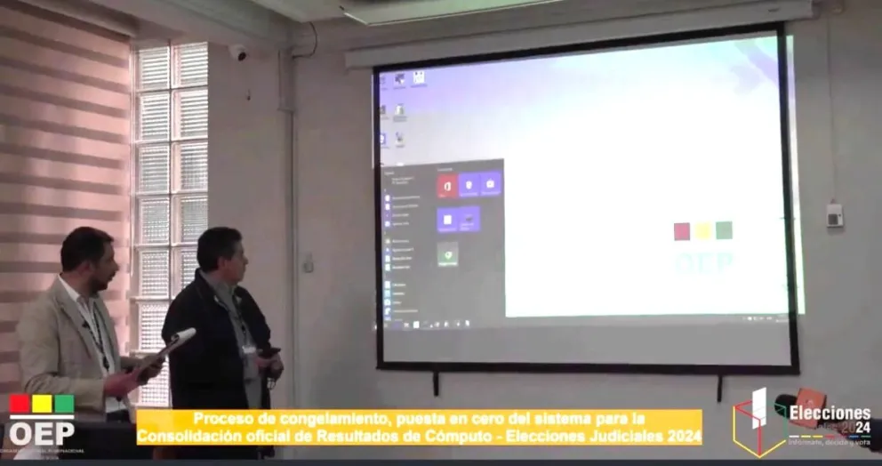 Miembros del TSE explican el procedimiento. Foto. OEP