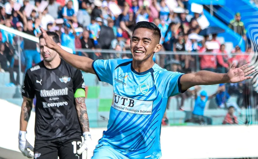 Montaño celebra un gol. Foto: Club Aurora.