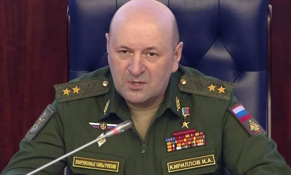 El jefe de las tropas de Defensa Radiológica, Química y Biológica de Rusia, Igor Kirilov. Foto: Infobae