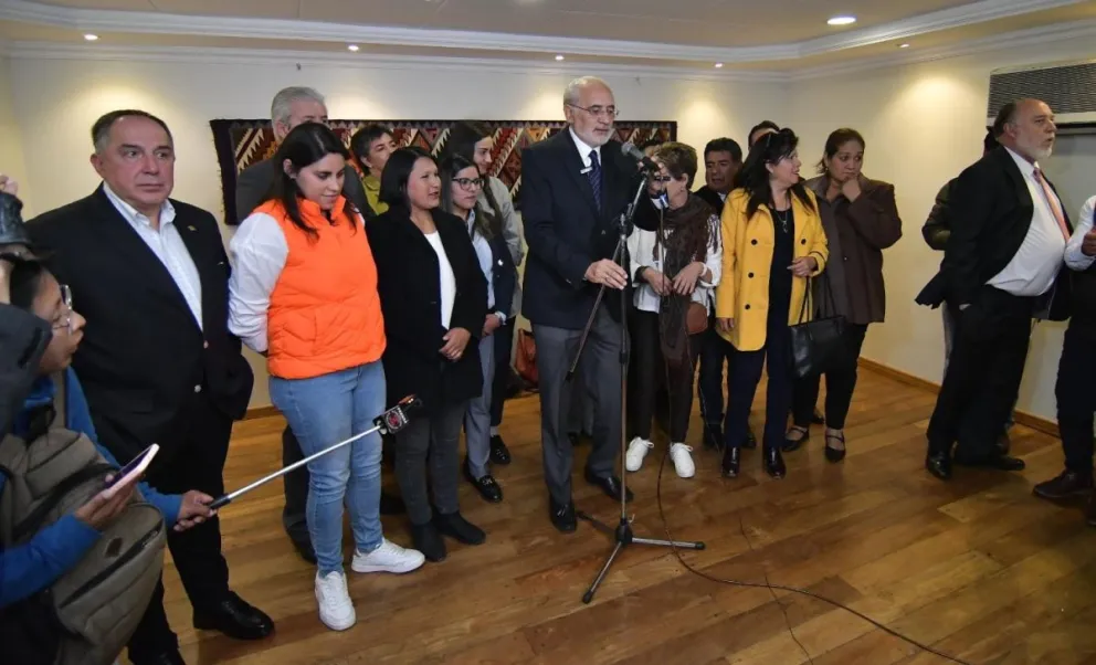 Mesa, junto a parlamentarios de CC, este martes en la conferencia de prensa. Foto: APG